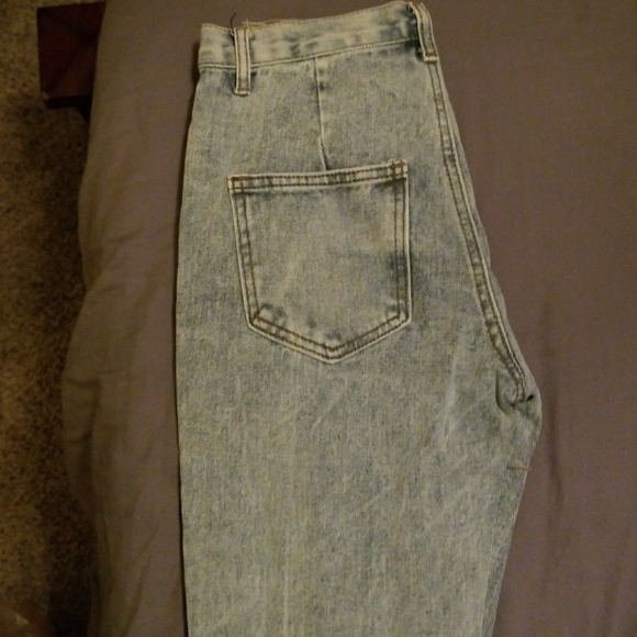 Jeans - Picture 3 of 4